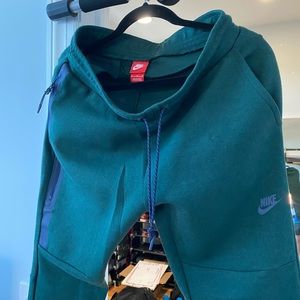 Nike tech fleece pant green size medium